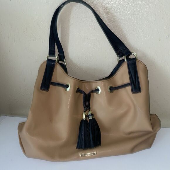Liz Clairborne Leanne 4 Poster Shoulder Bag Tan and Black - Picture 1 of 12